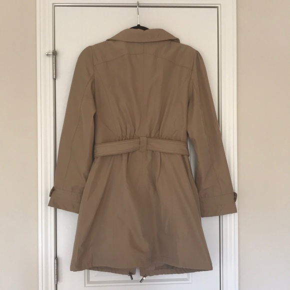 Khaki trench with super cute details - Picture 4 of 4